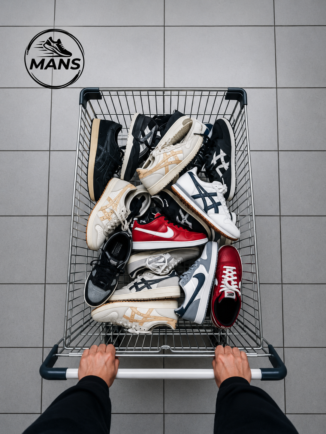 شعار MANS على واجهة المحل